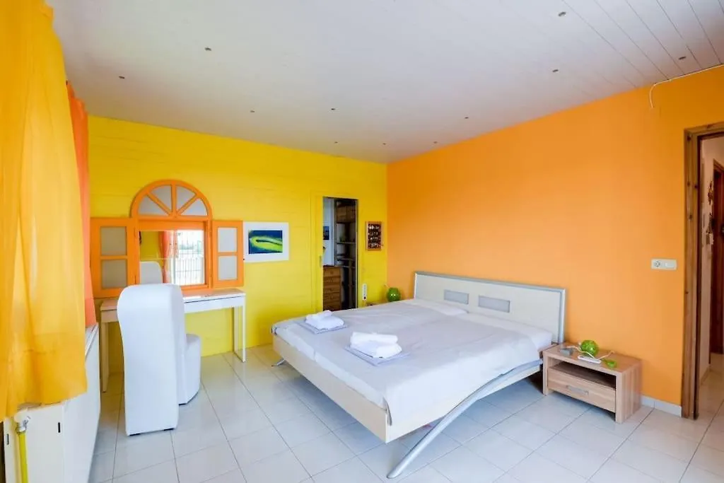 Holiday home Big House With A Huge Garden And Barbecue Area! Villa Flogita