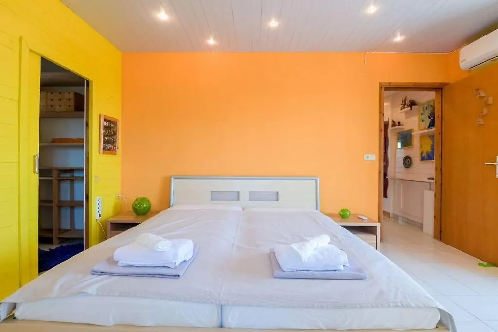 Holiday home Big House With A Huge Garden And Barbecue Area! Villa Flogita