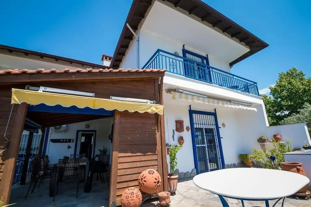 Big House With A Huge Garden And Barbecue Area! Villa Flogita Greece